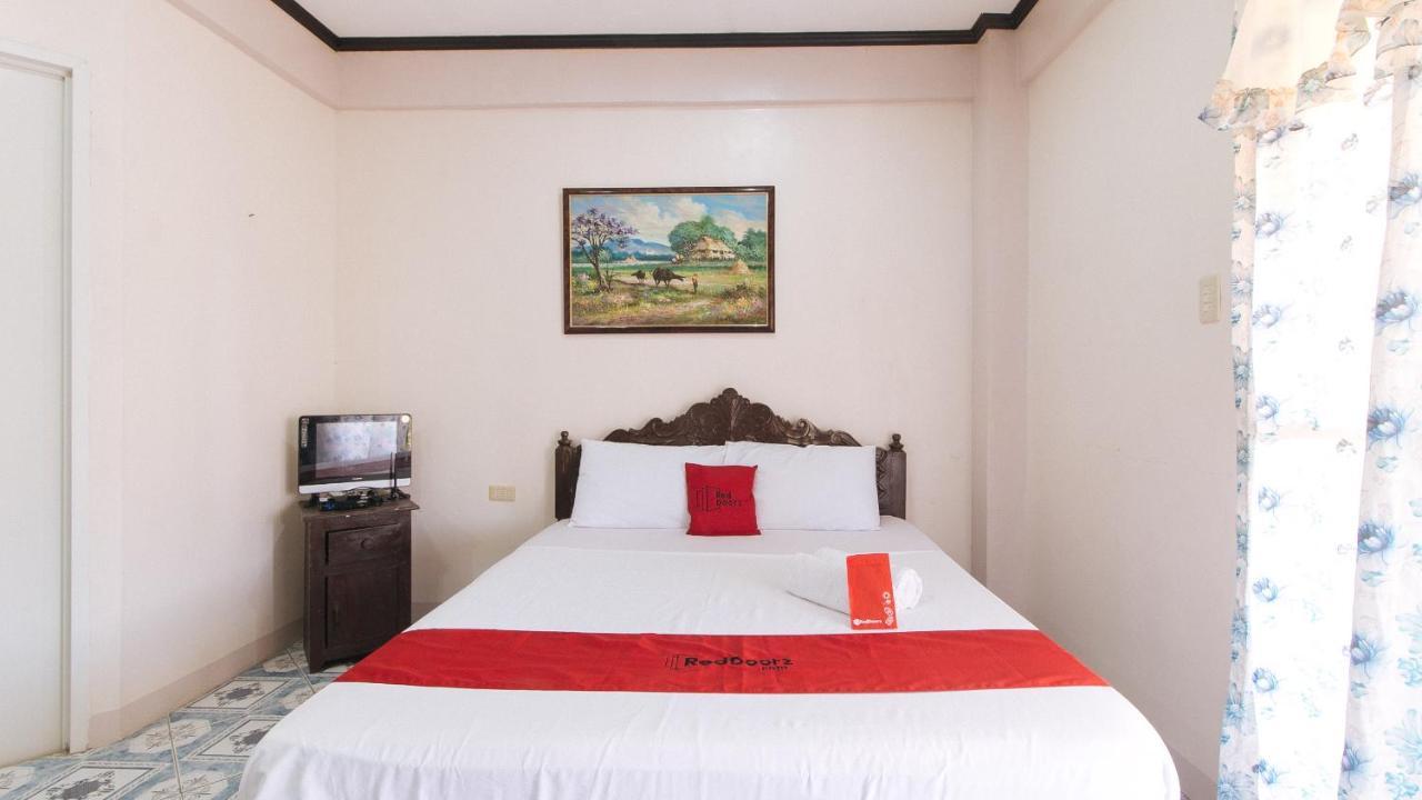 Reddoorz @ Seasun Beach Resort And Hotel Zambales Santa Cruz  Exterior photo